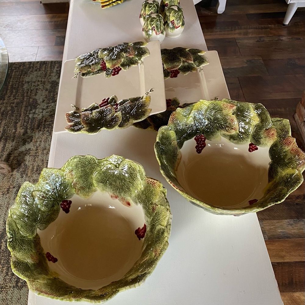 NWOT BETTER HOMES & GARDEN Leaf Pattern Ceramic BowlS, 8 Salad Plate Set, 2 S/P - Picture 15 of 16